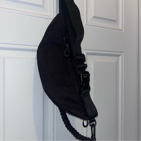 BEIS Black “The Sport Pack” Crossbody and Wristlet *BUNDLE* - Picture 5 of 6